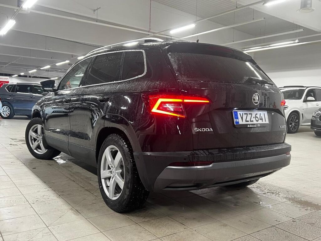 Skoda Karoq 2018 Musta