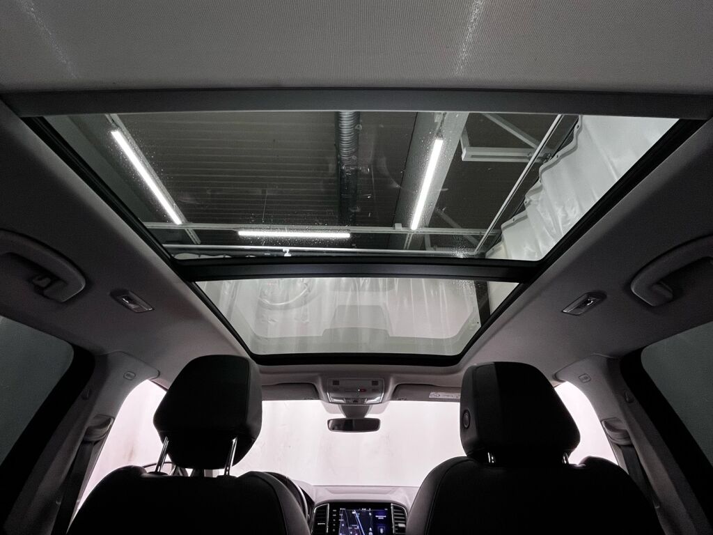 Skoda Karoq 2018 Musta