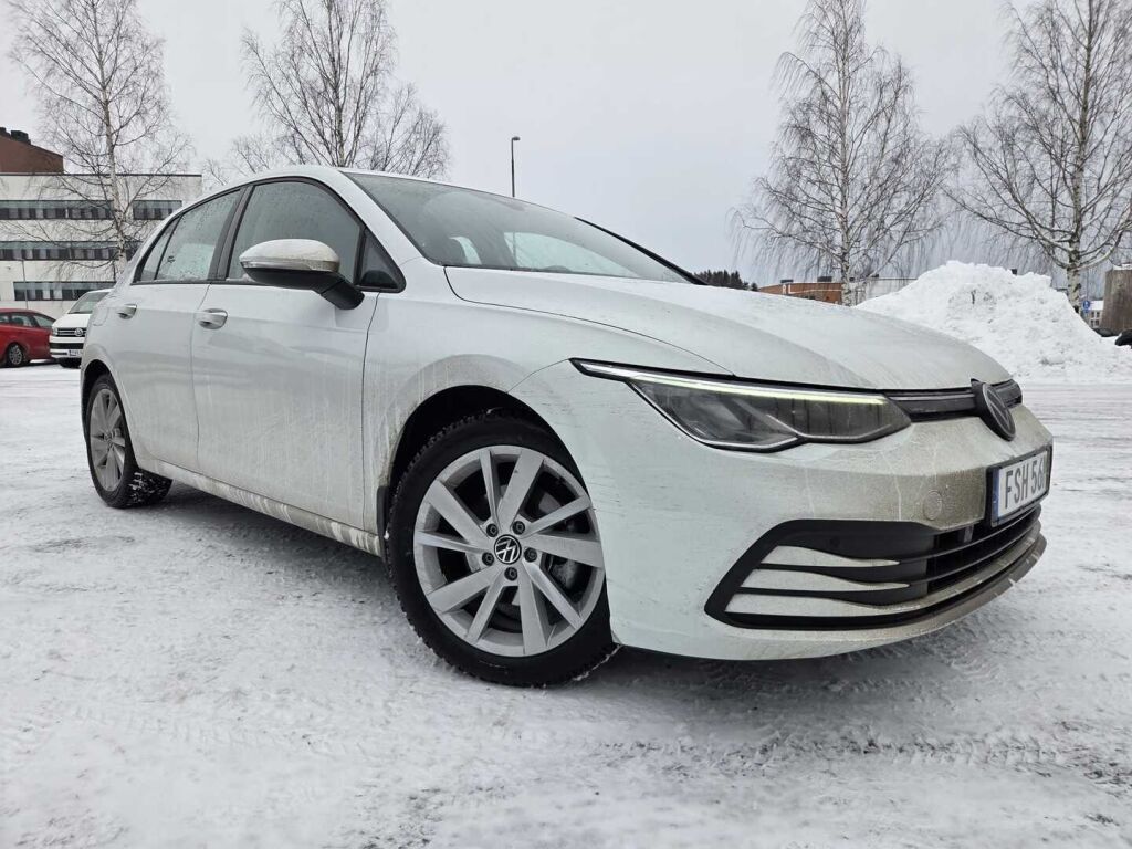 Volkswagen Golf 2024 Valkoinen