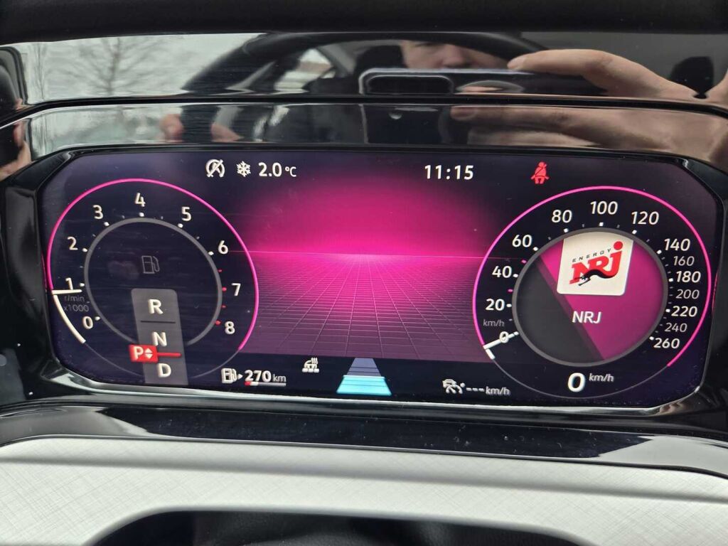 Volkswagen Golf 2024 Valkoinen