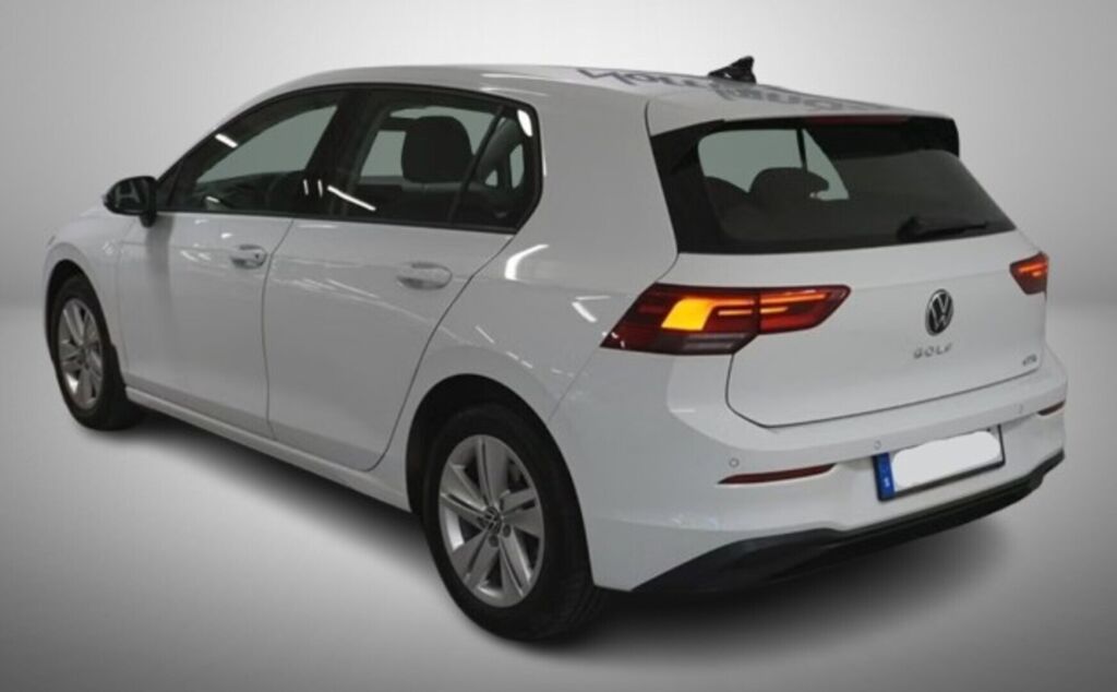 Volkswagen Golf 2024 Valkoinen