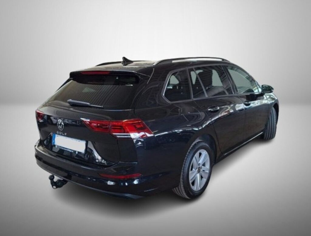 Volkswagen Golf 2022 Musta