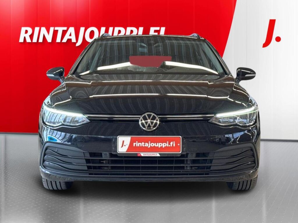 Volkswagen Golf 2022 Musta
