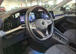 Volkswagen Golf 2022 Musta