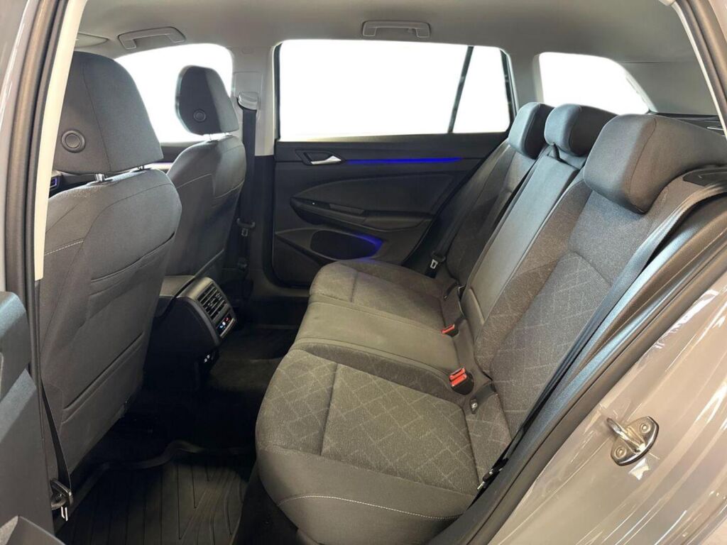 Volkswagen Golf 2024 Harmaa