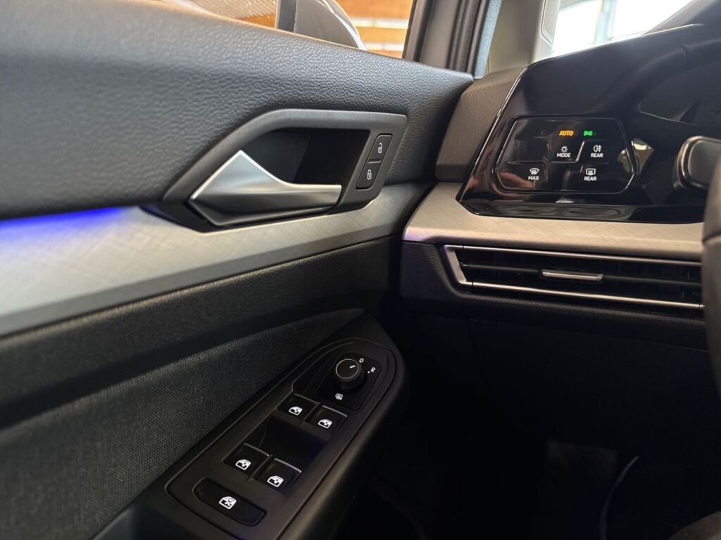 Volkswagen Golf 2024 Harmaa