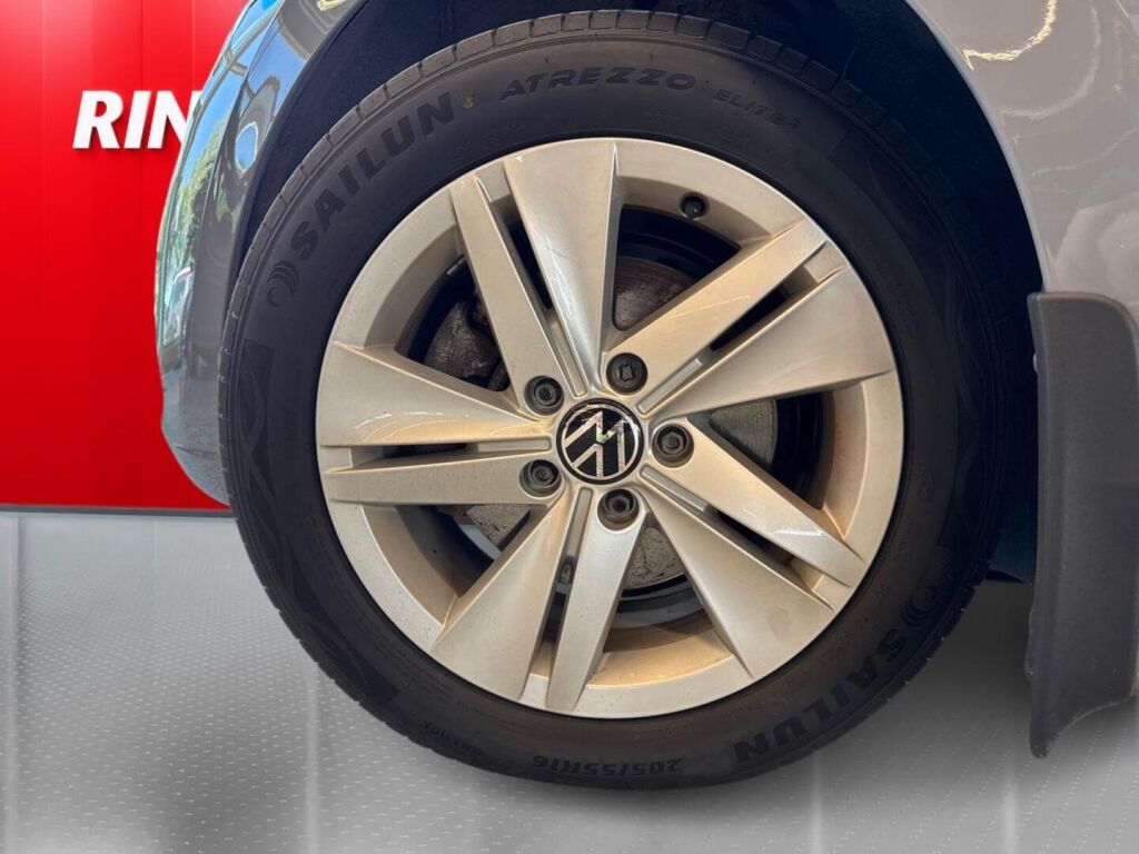 Volkswagen Golf 2024 Harmaa