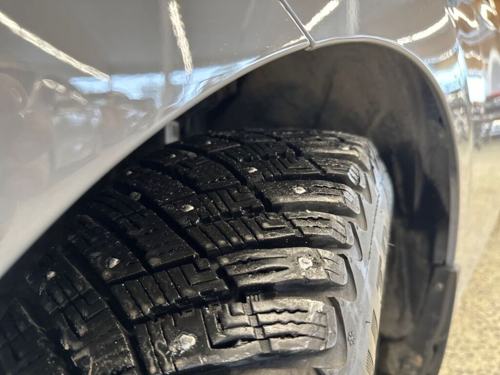 Volkswagen Golf 2024 Harmaa