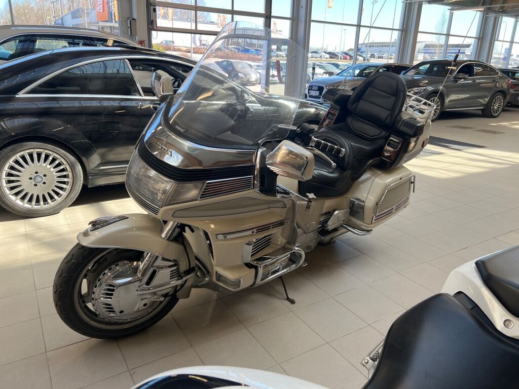 Honda GL 1990 Ruskea (beige)