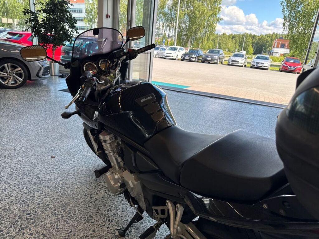 Suzuki GSF 2007 Musta