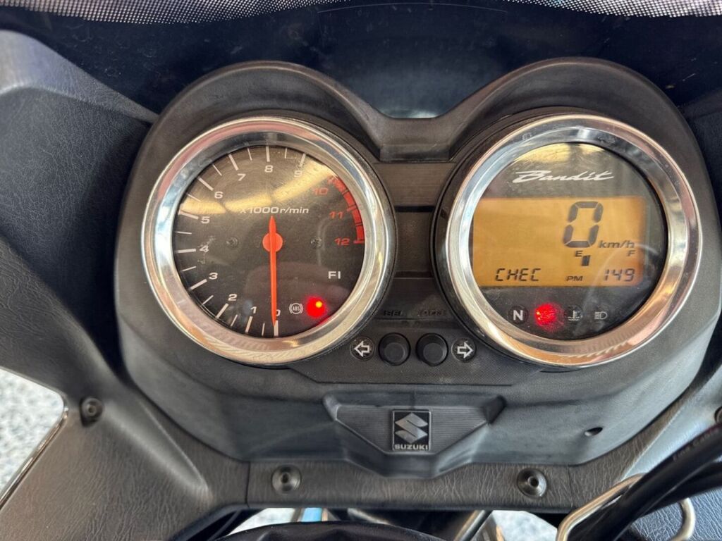 Suzuki GSF 2007 Musta
