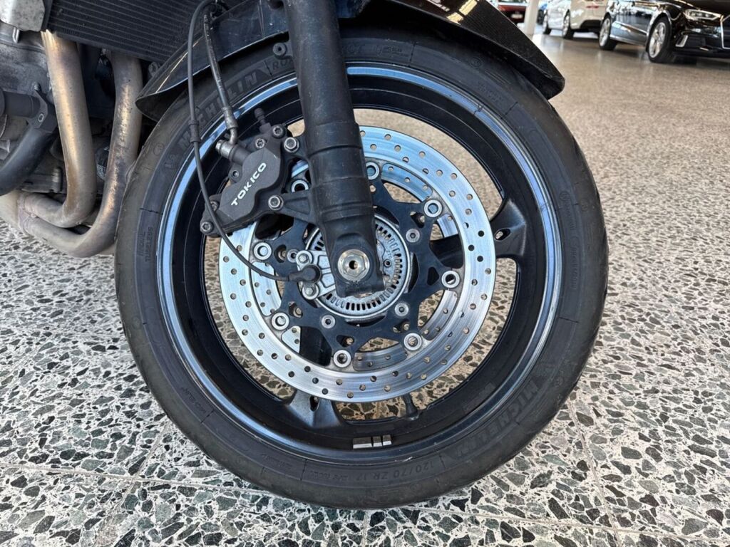 Suzuki GSF 2007 Musta