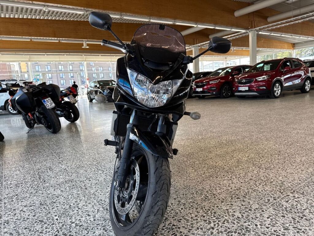 Suzuki GSF 2007 Musta