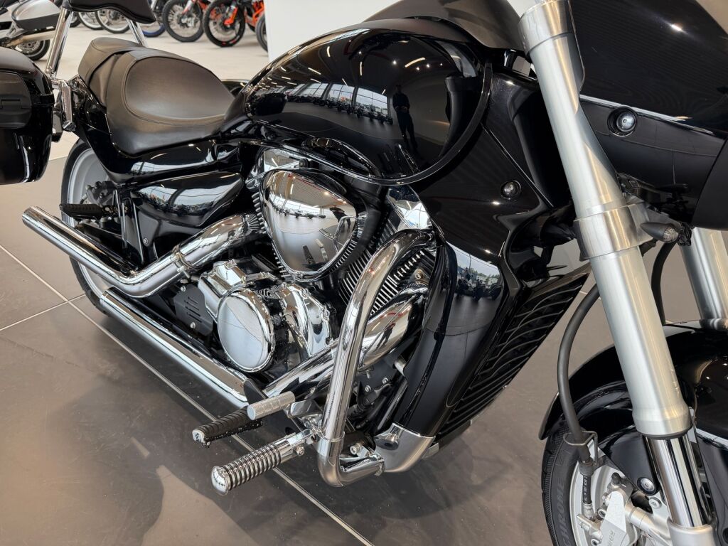 Suzuki INTRUDER 2007 Musta