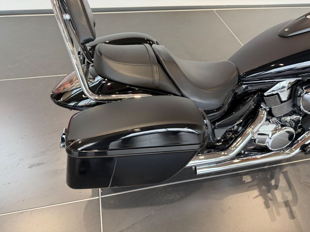 Suzuki INTRUDER 2007 Musta