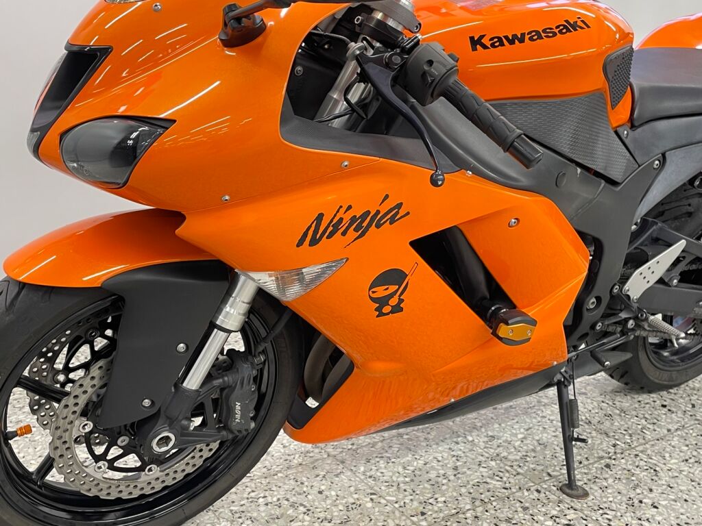 Kawasaki ZX-6R 2008 Oranssi