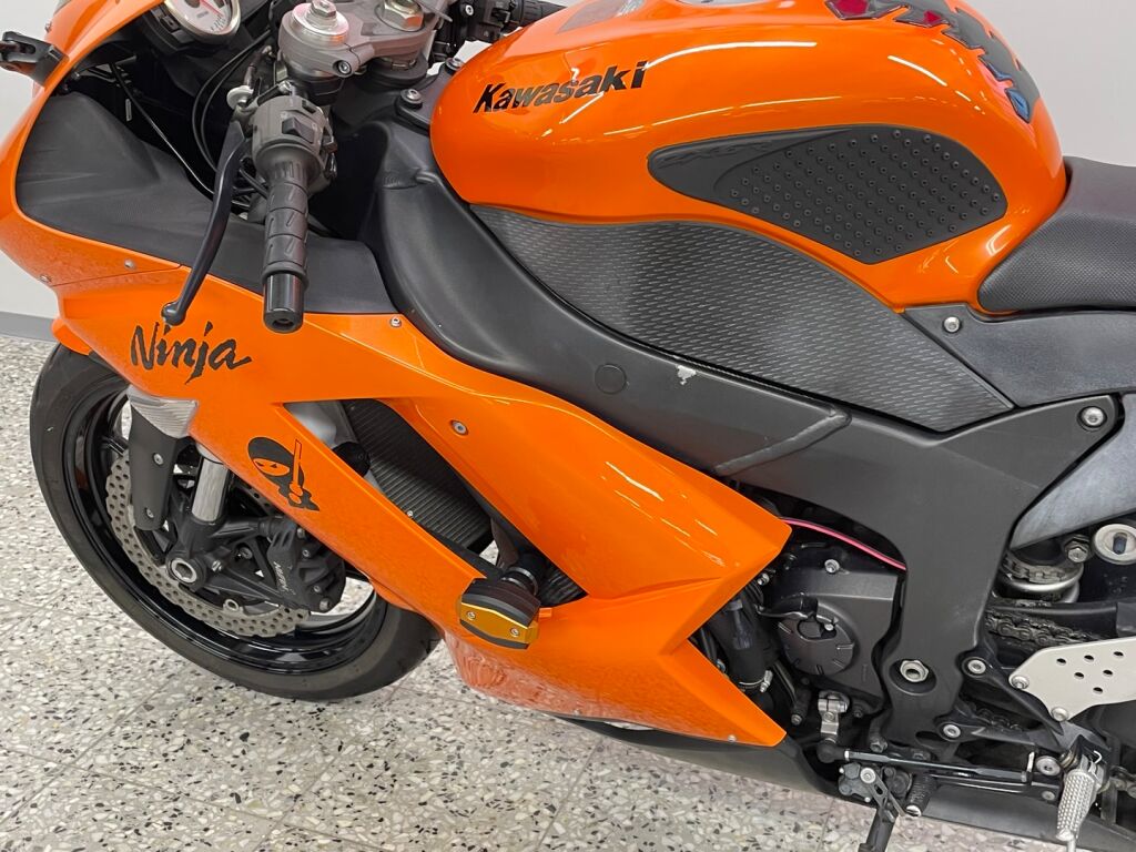 Kawasaki ZX-6R 2008 Oranssi