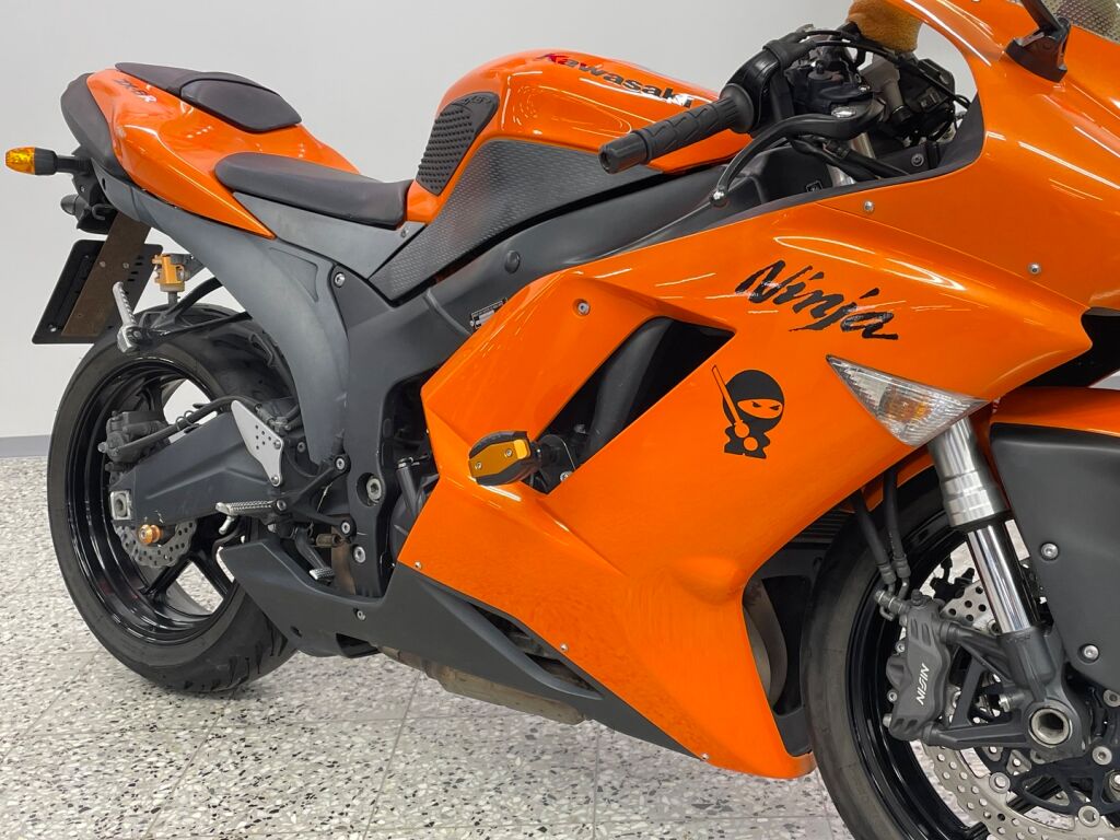 Kawasaki ZX-6R 2008 Oranssi