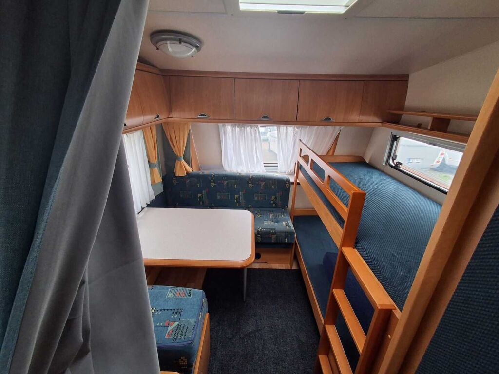 Hobby EXCELLENT 2004 Valkoinen