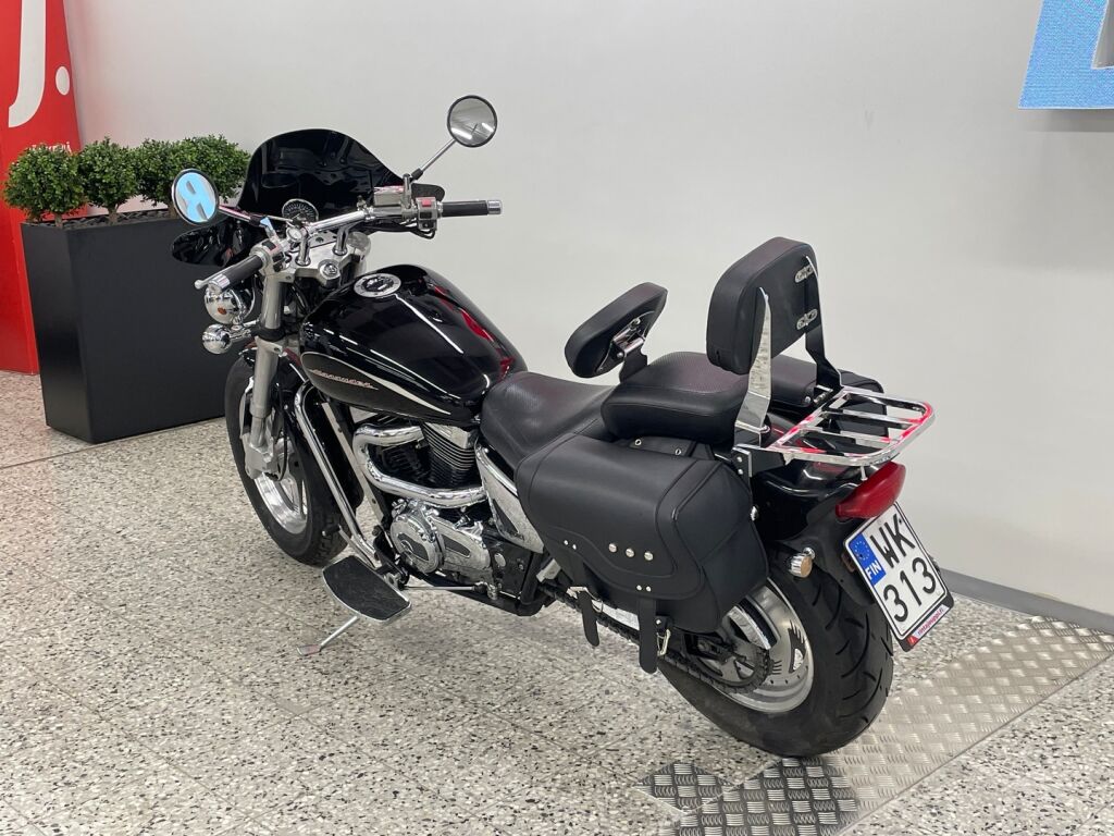 Suzuki VZ 2000 