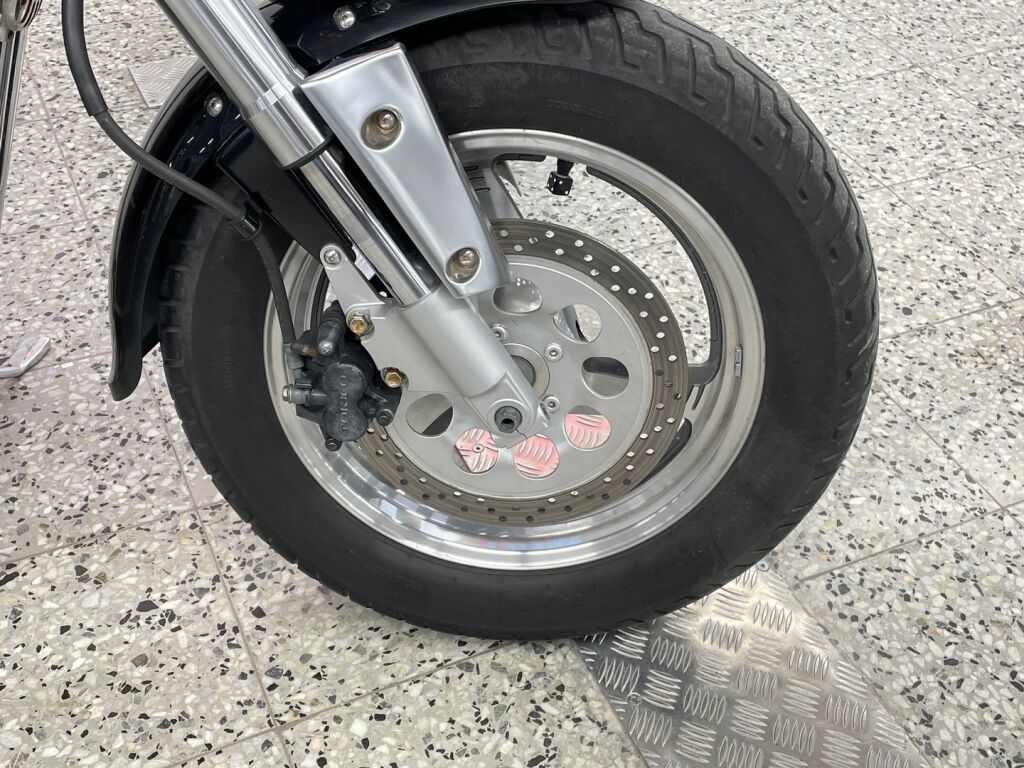 Suzuki VZ 2000 