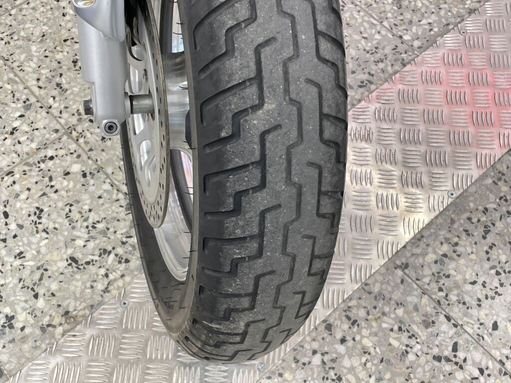 Suzuki VZ 2000 