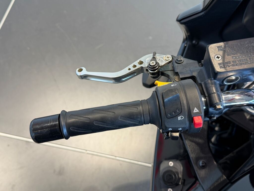 Suzuki GSF 2007 Musta