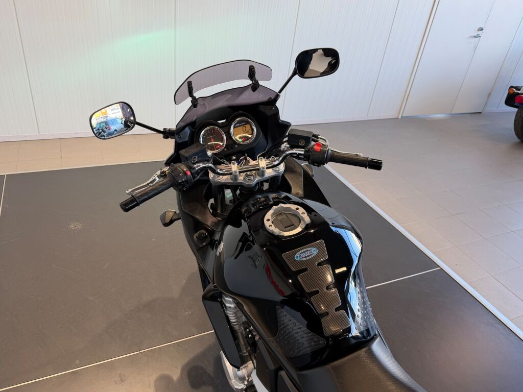 Suzuki GSF 2007 Musta