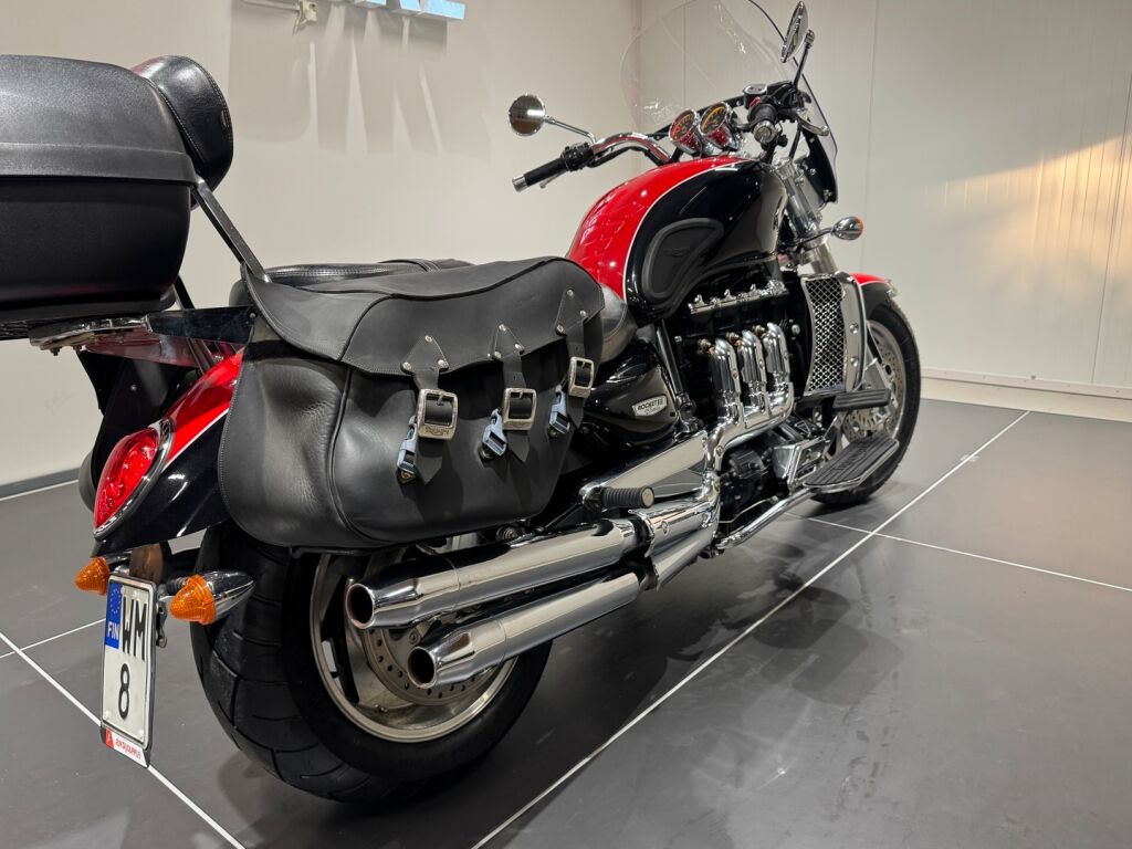 Triumph ROCKET III 2007 Monivär.
