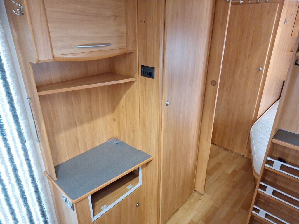 Adria ADORA 2006 Valkoinen