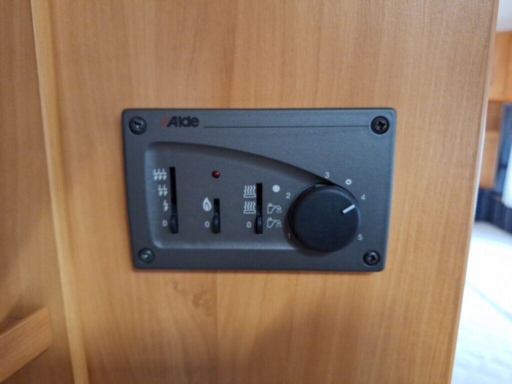 Adria ADORA 2006 Valkoinen