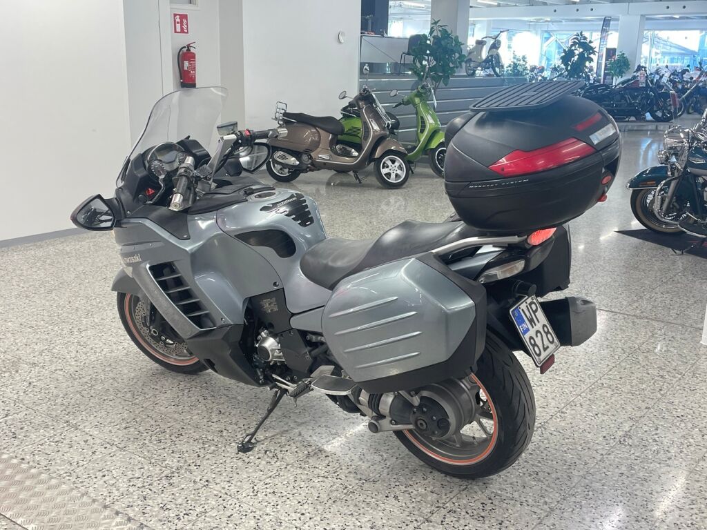 Kawasaki GTR 2007 