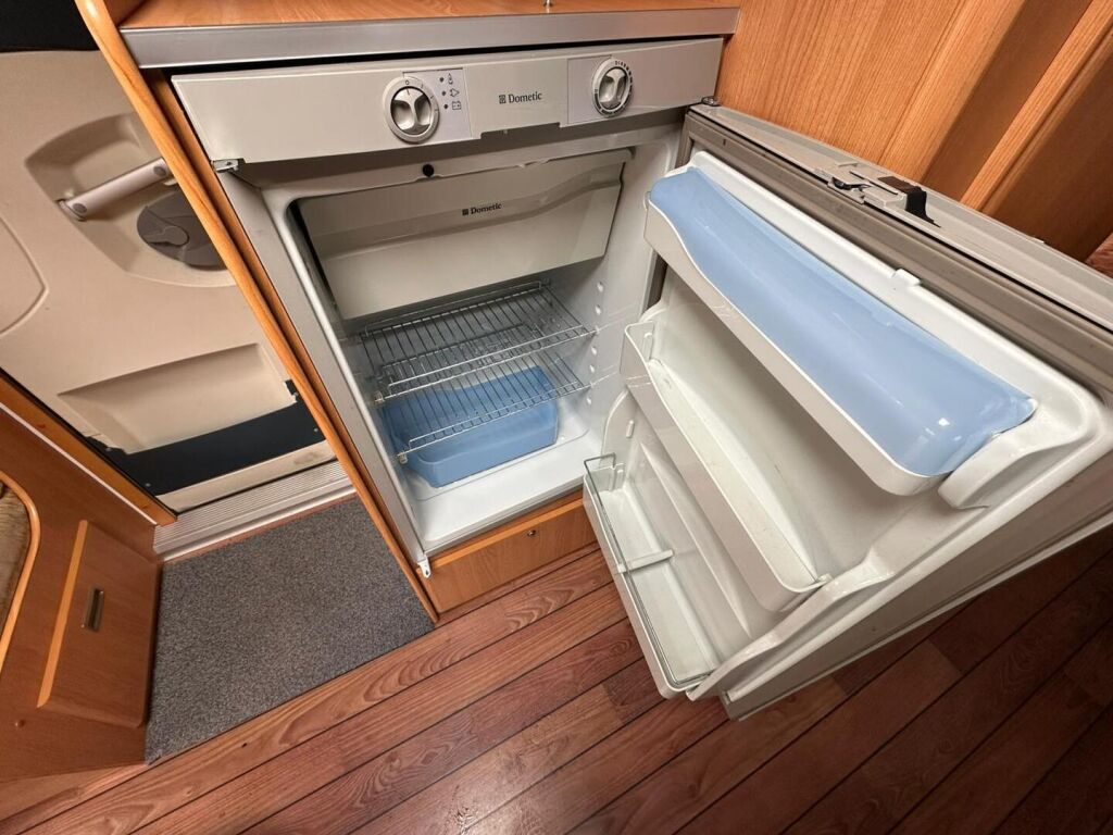 Cabby 620+ 2008 Valkoinen