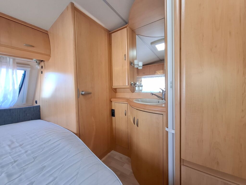 Hobby 560 2008 Valkoinen