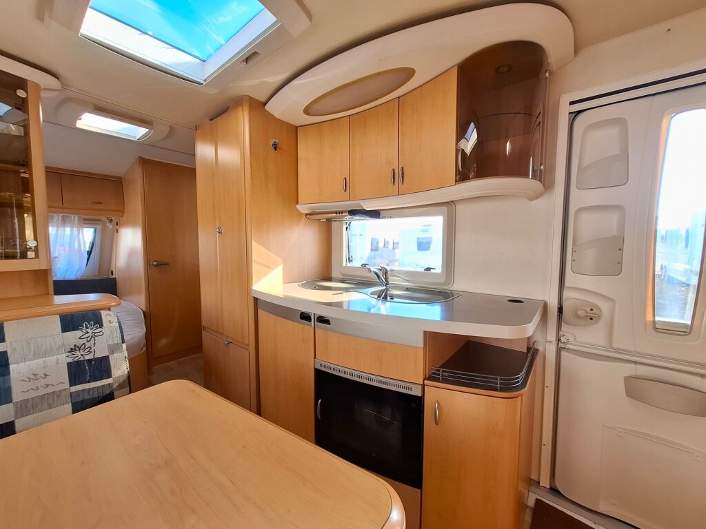 Hobby 560 2008 Valkoinen