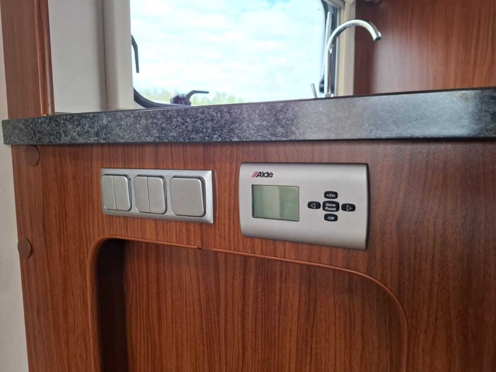 Hymer ERIBA NOVA 2008 Harmaa