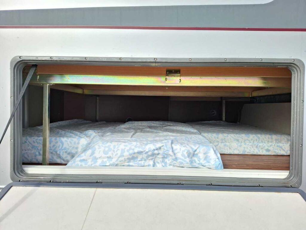 Hymer ERIBA NOVA 2008 Harmaa