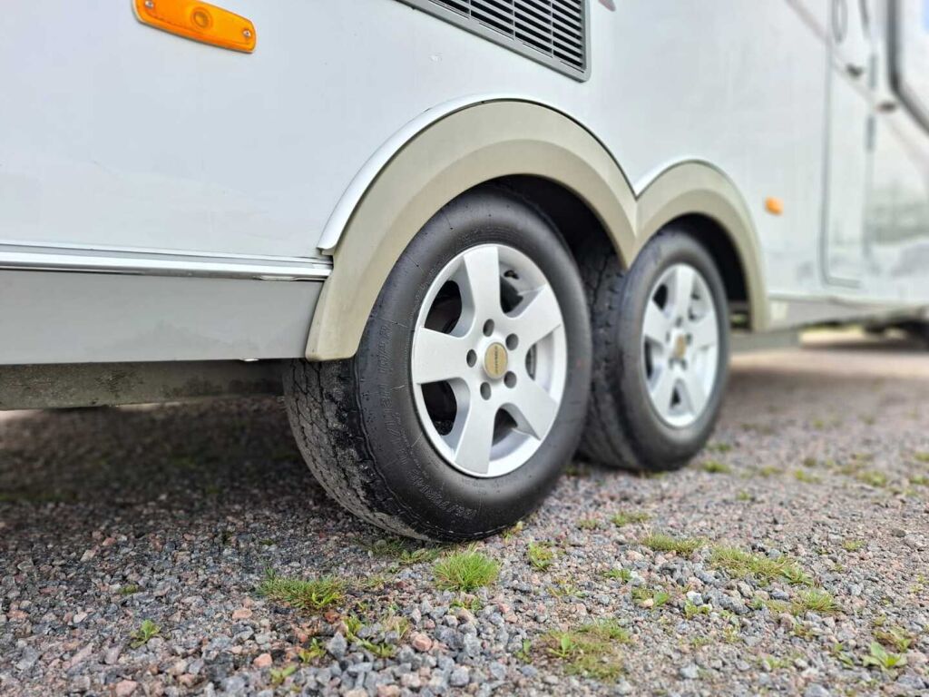 Hymer ERIBA NOVA 2008 Harmaa