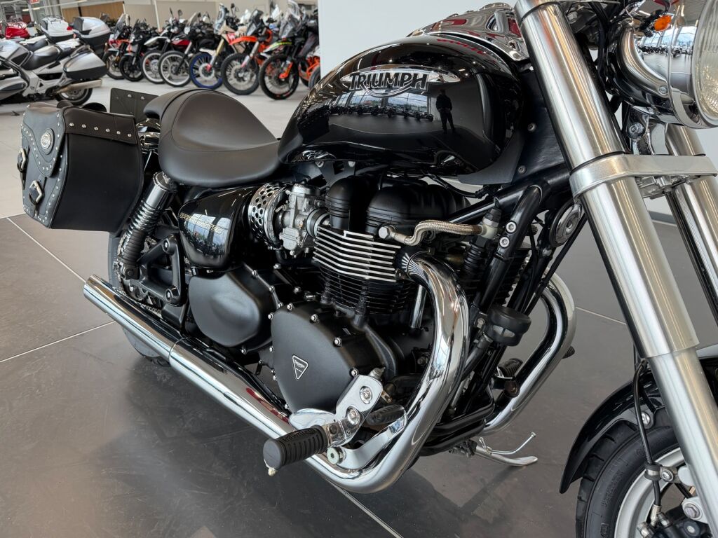 Triumph Speedmaster 2009 Musta