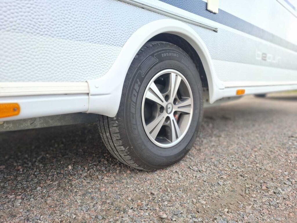 Dethleffs Beduin 2010 Valkoinen