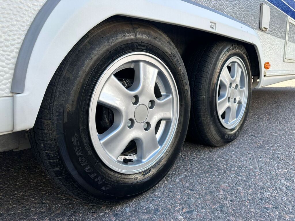 Hobby PRESTIGE 2009 Valkoinen