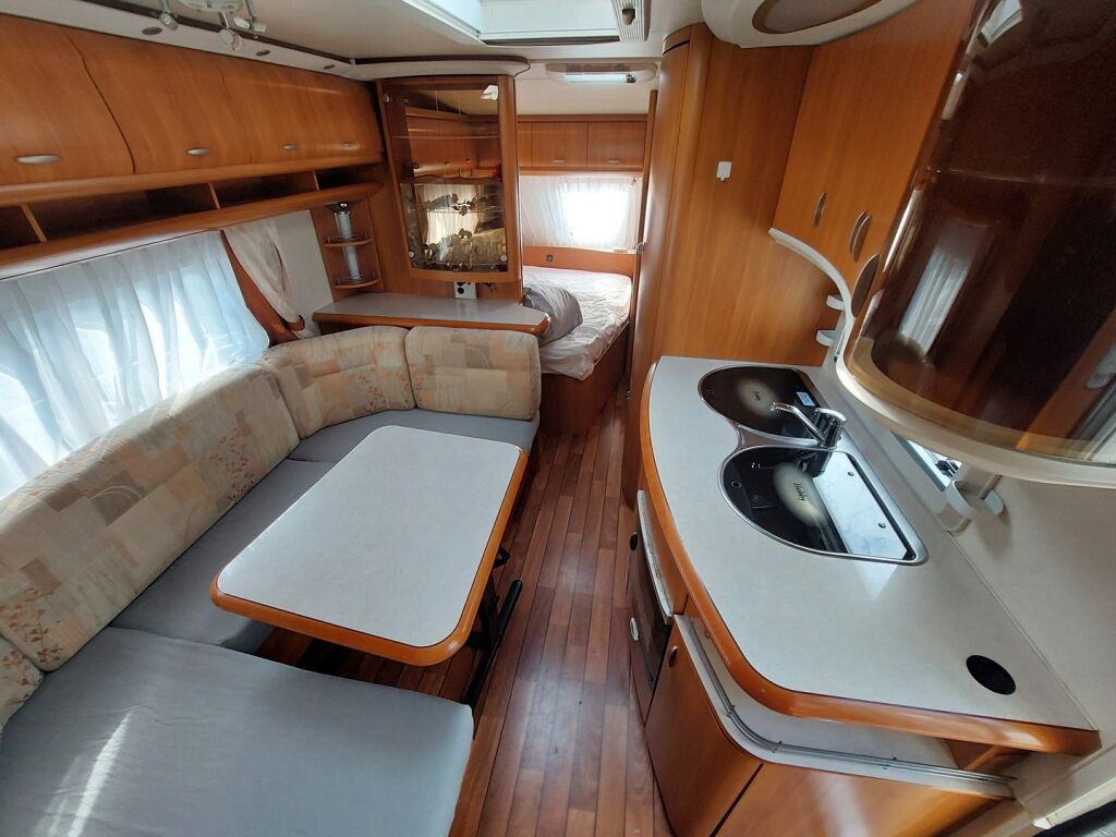 Hobby EXCELLENT 2006 Valkoinen