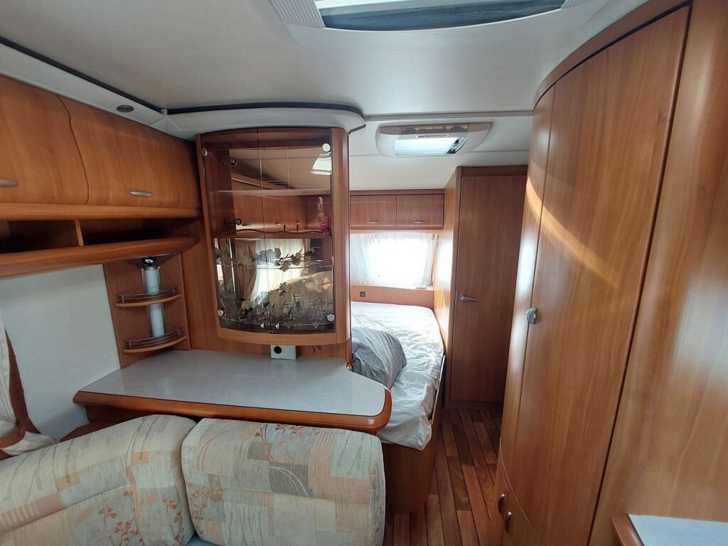 Hobby EXCELLENT 2006 Valkoinen