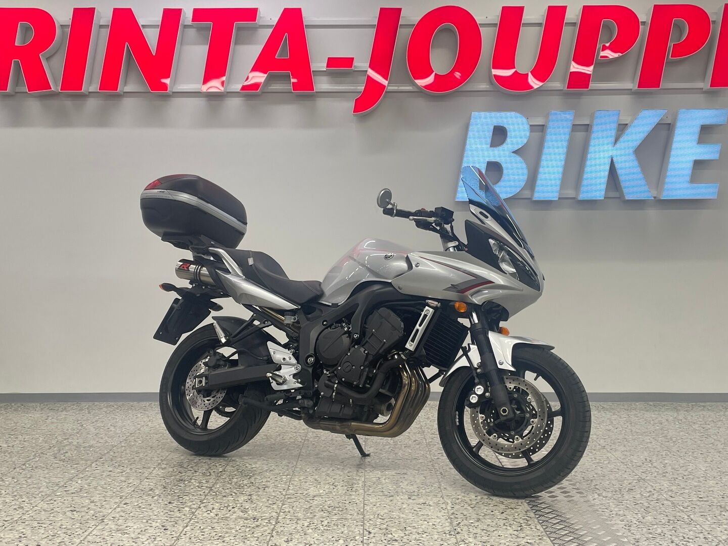 Yamaha FZ6-S