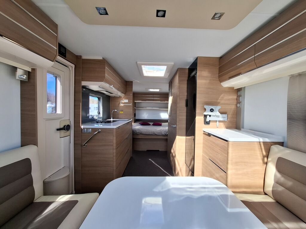 Adria Adora 2017 Valkoinen