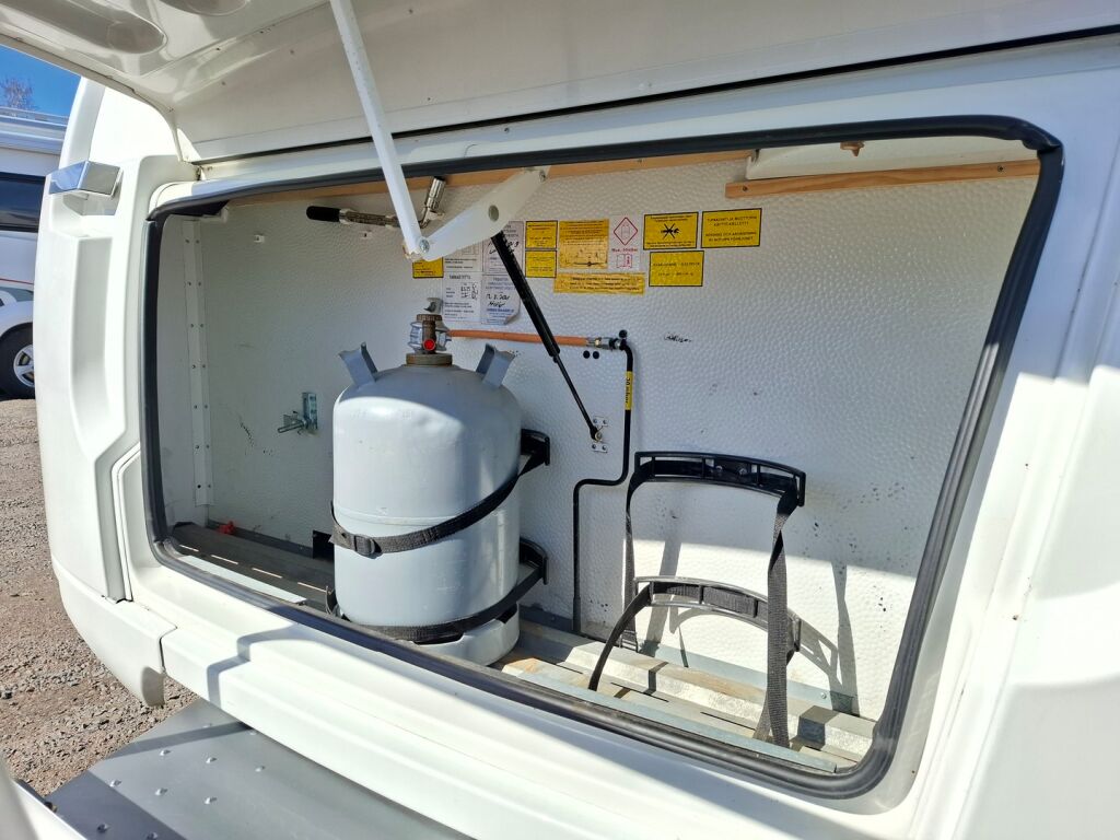 Adria Adora 2017 Valkoinen