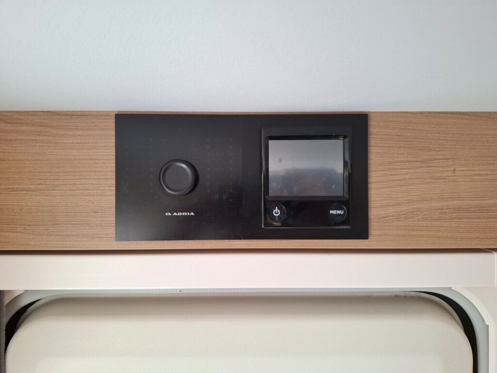 Adria Adora 2017 Valkoinen