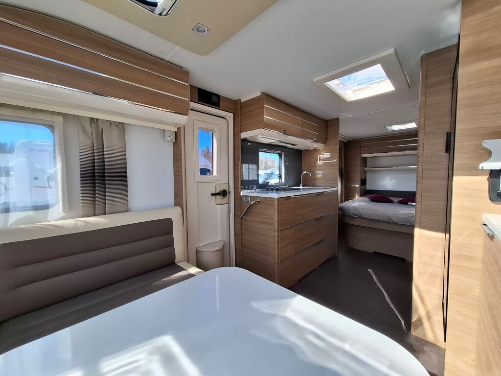 Adria Adora 2017 Valkoinen