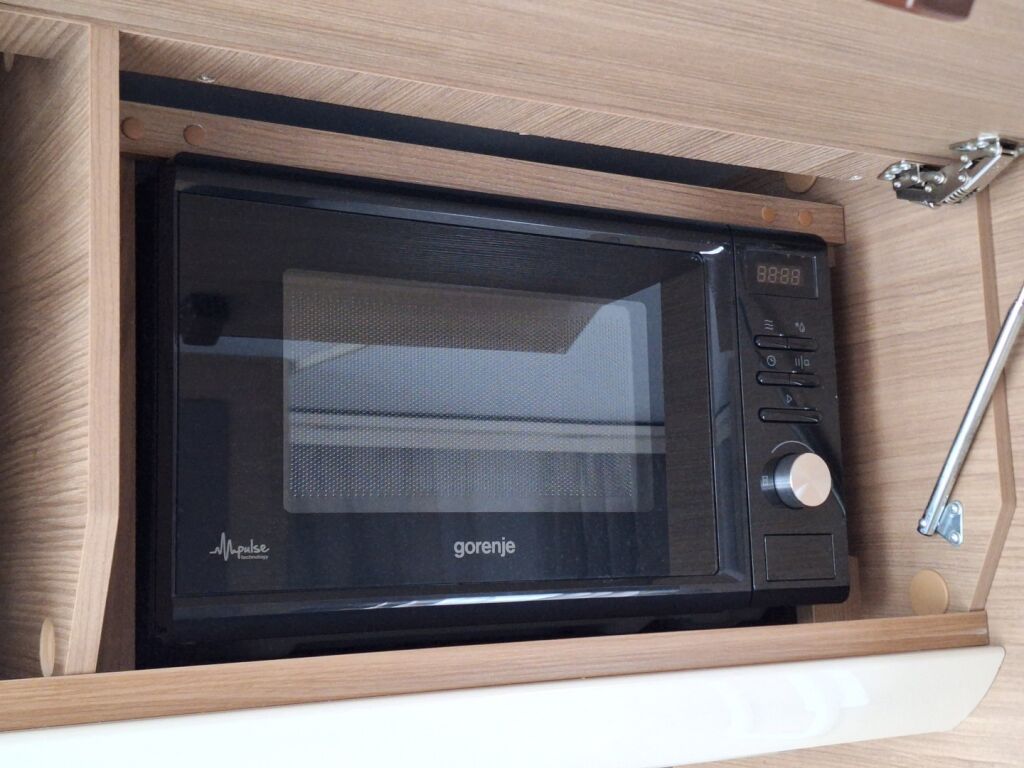 Adria Adora 2017 Valkoinen