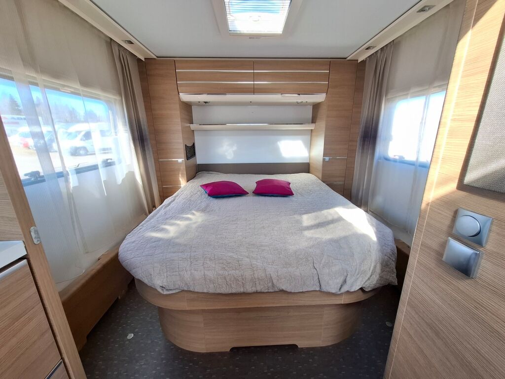 Adria Adora 2017 Valkoinen